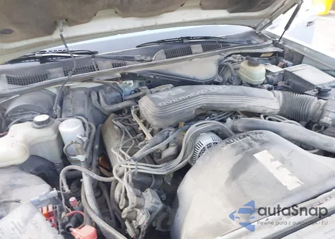 1993 Lincoln Town Car Executive z USA, uszkodzony, nr VIN 1LNLM81W8PY626163